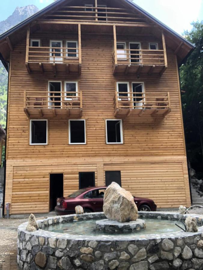 Adenisi Guesthouse Tropoje 외부 사진